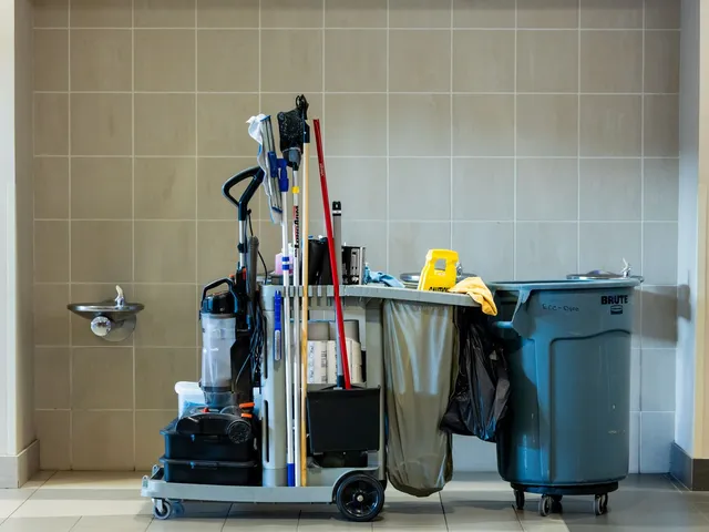Professional cleaning equipment and tools